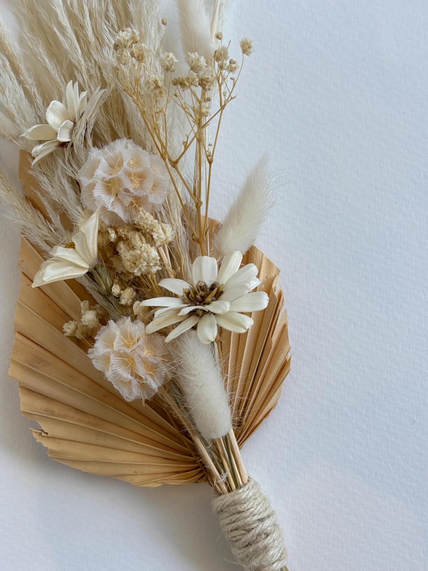 Dried botanical arrangement